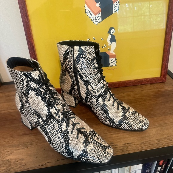 Linea Paolo snake skin boots. - Picture 6 of 6